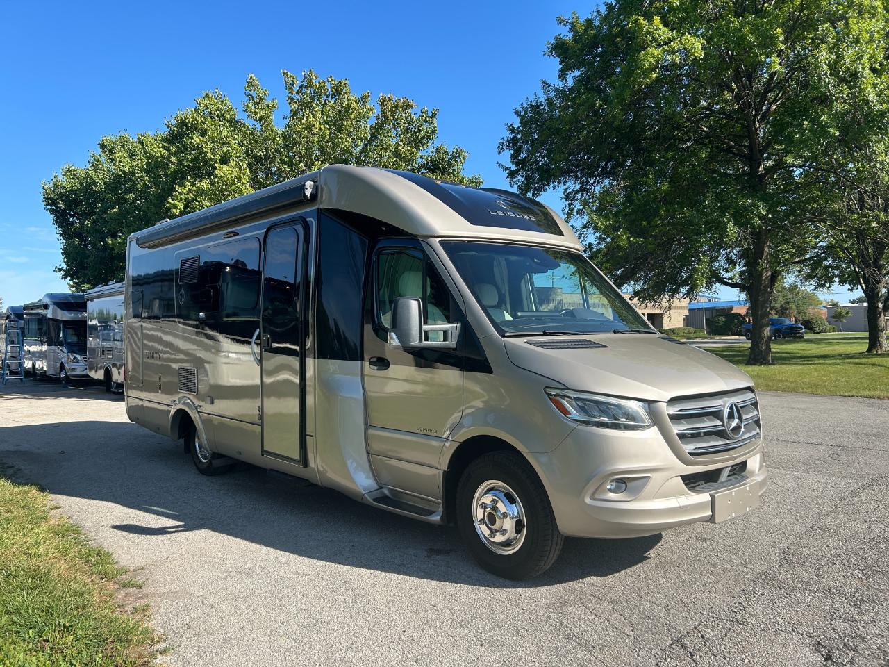 Leisure Travel UNITY U24CB  2020