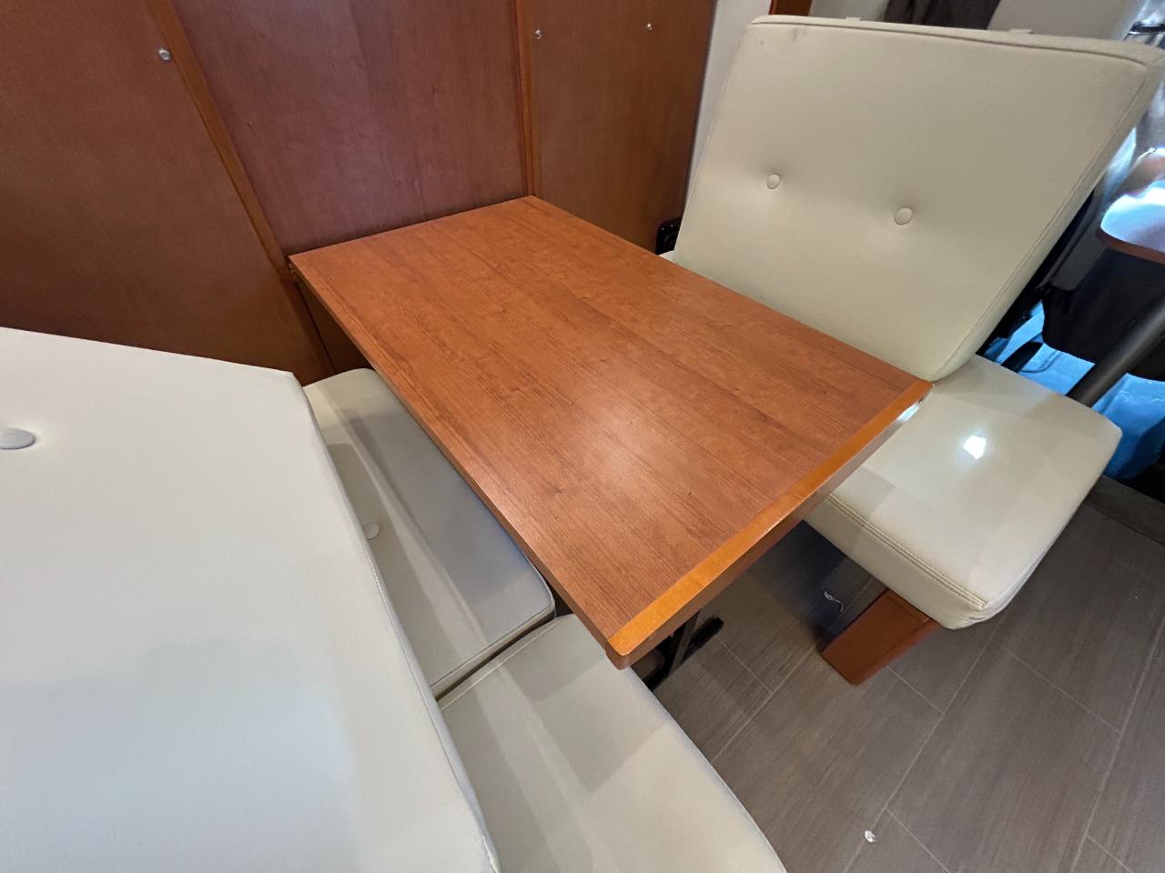 Leisure Travel UNITY U24CB  2020
