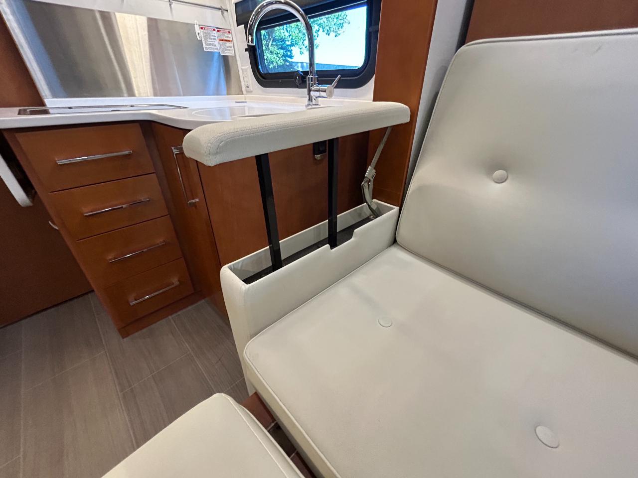 Leisure Travel UNITY U24CB  2020