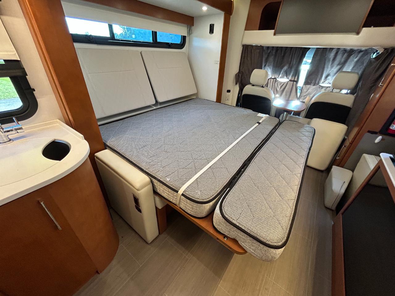 Leisure Travel UNITY U24CB  2020