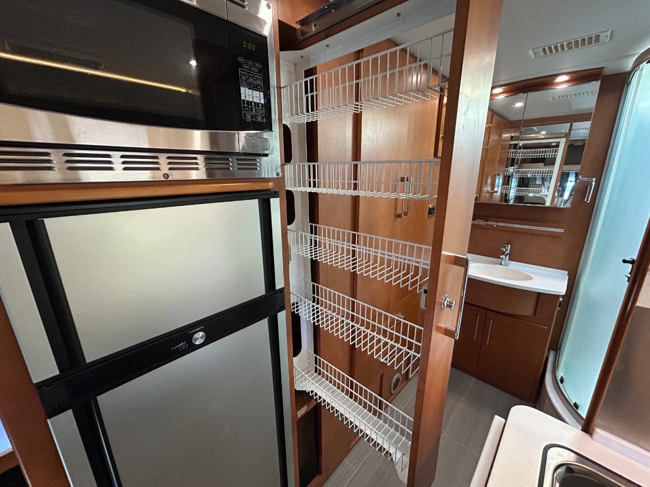 Leisure Travel UNITY U24CB  2020