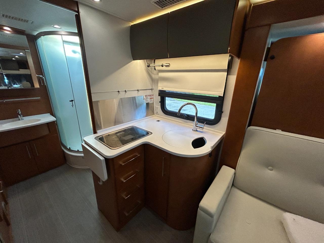 Leisure Travel UNITY U24CB  2020