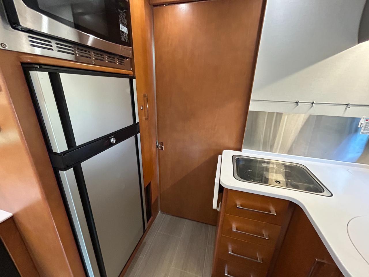 Leisure Travel UNITY U24CB  2020