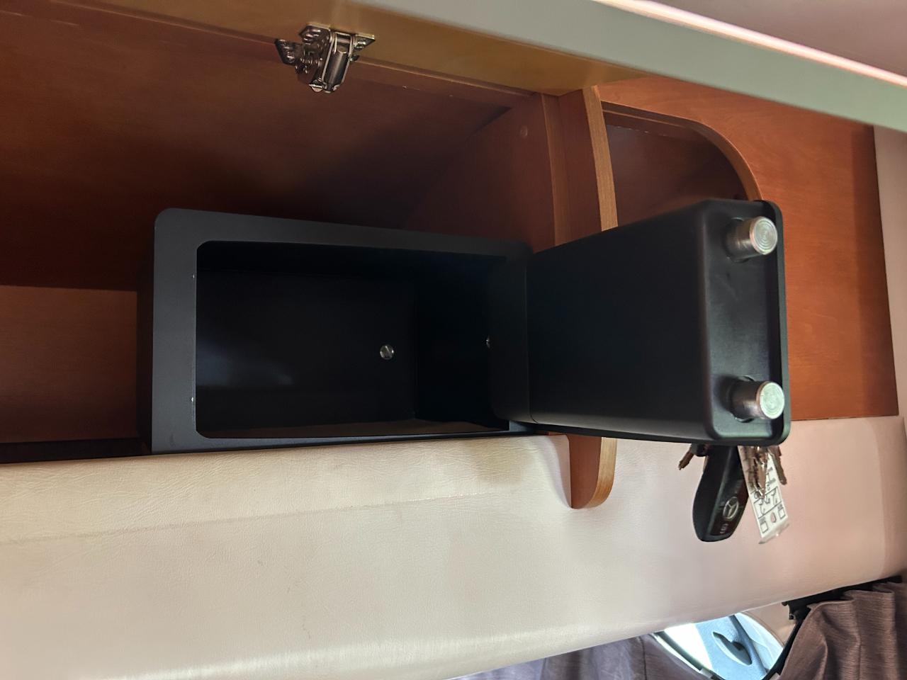 Leisure Travel UNITY U24CB  2020