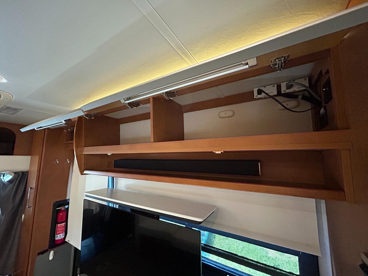 Leisure Travel UNITY U24CB  2020