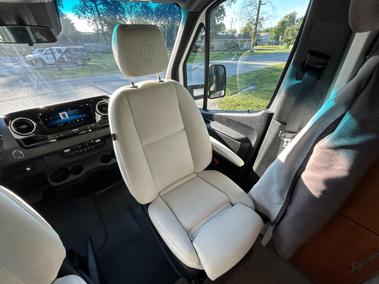 Leisure Travel UNITY U24CB  2020