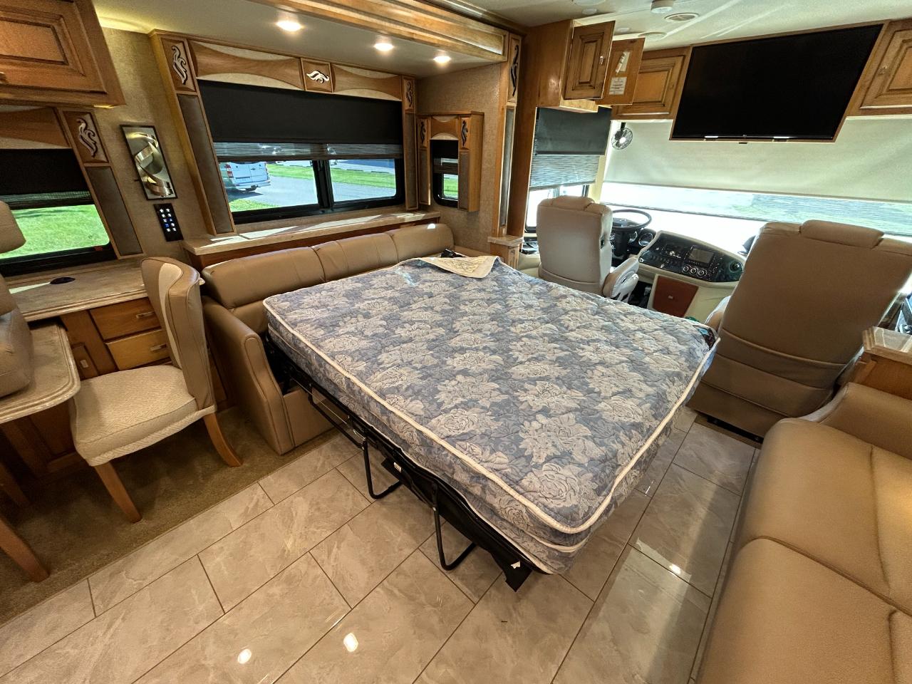 Tiffin Motorhomes Phaeton  2018