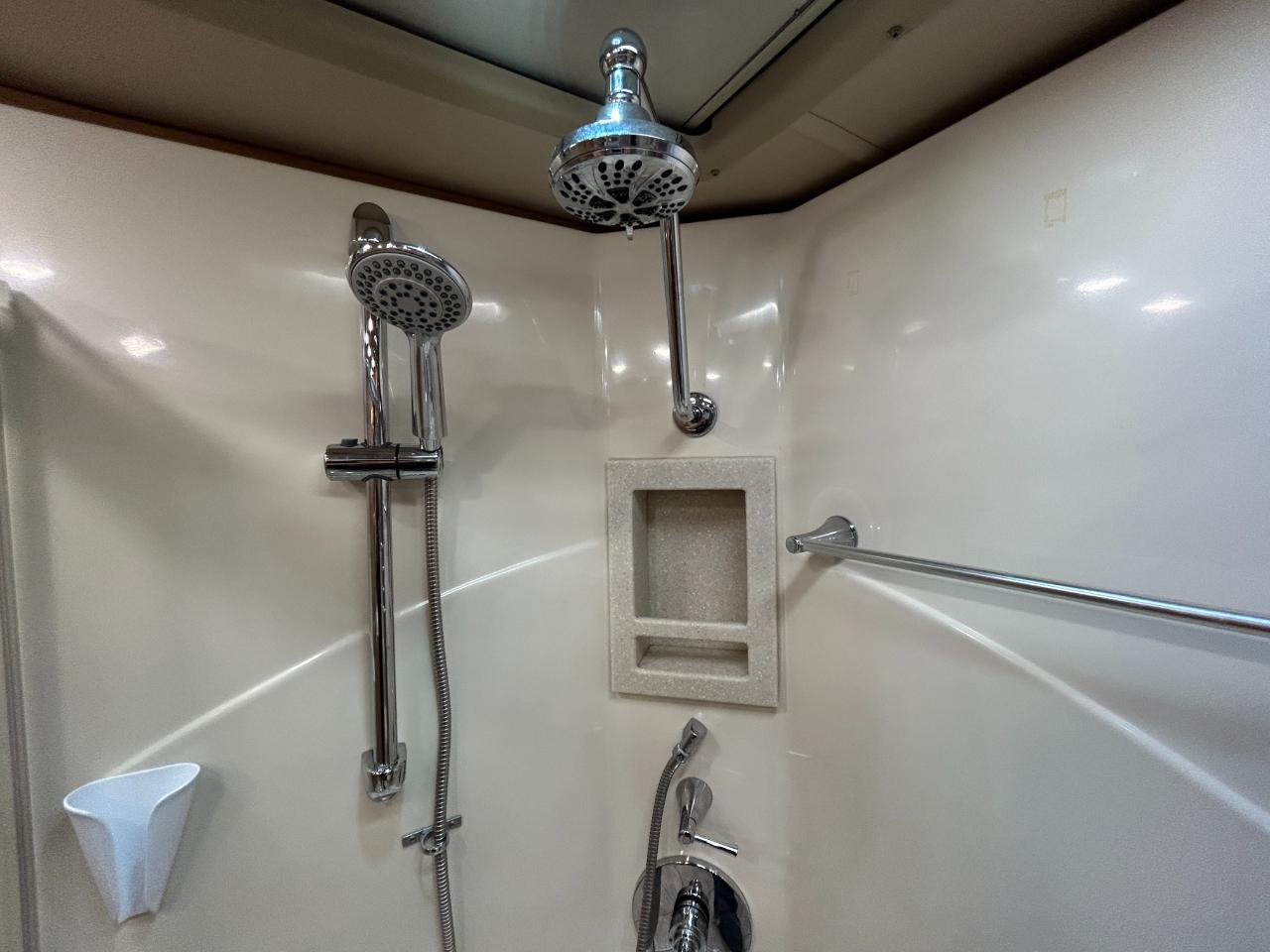 Tiffin Motorhomes Phaeton  2018