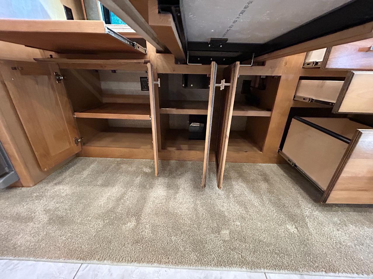 Tiffin Motorhomes Phaeton  2018