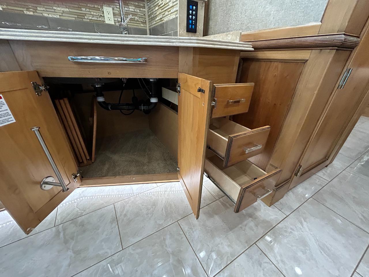 Tiffin Motorhomes Phaeton  2018
