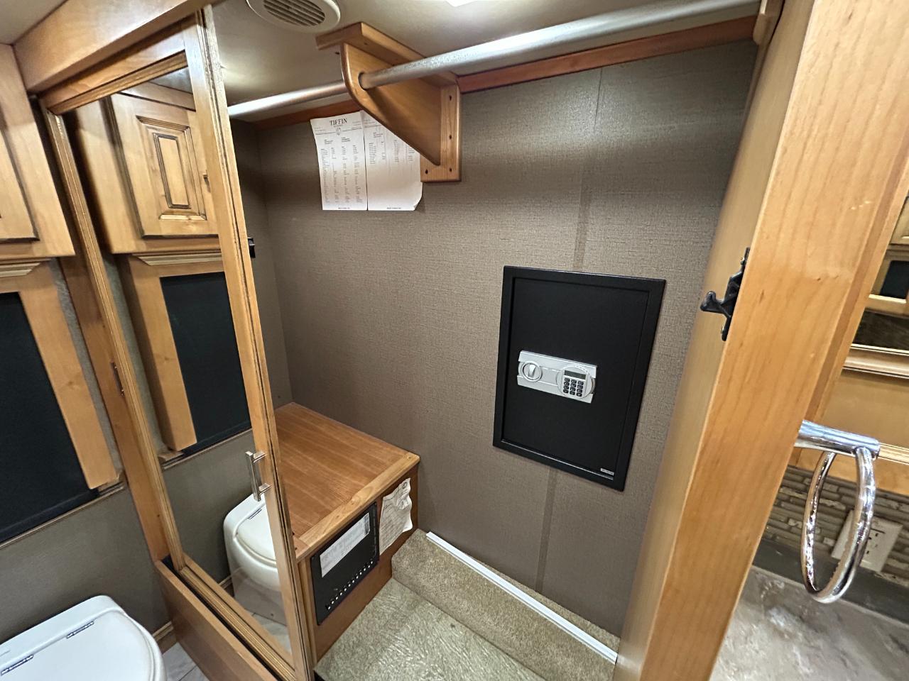 Tiffin Motorhomes Phaeton  2018