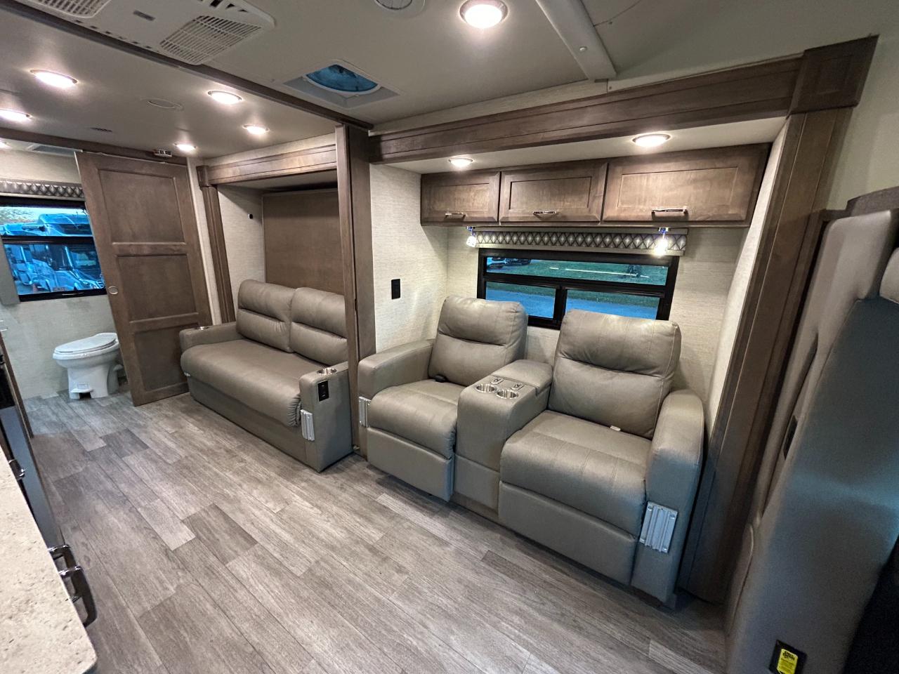 Tiffin Motorhomes Wayfarer  2023