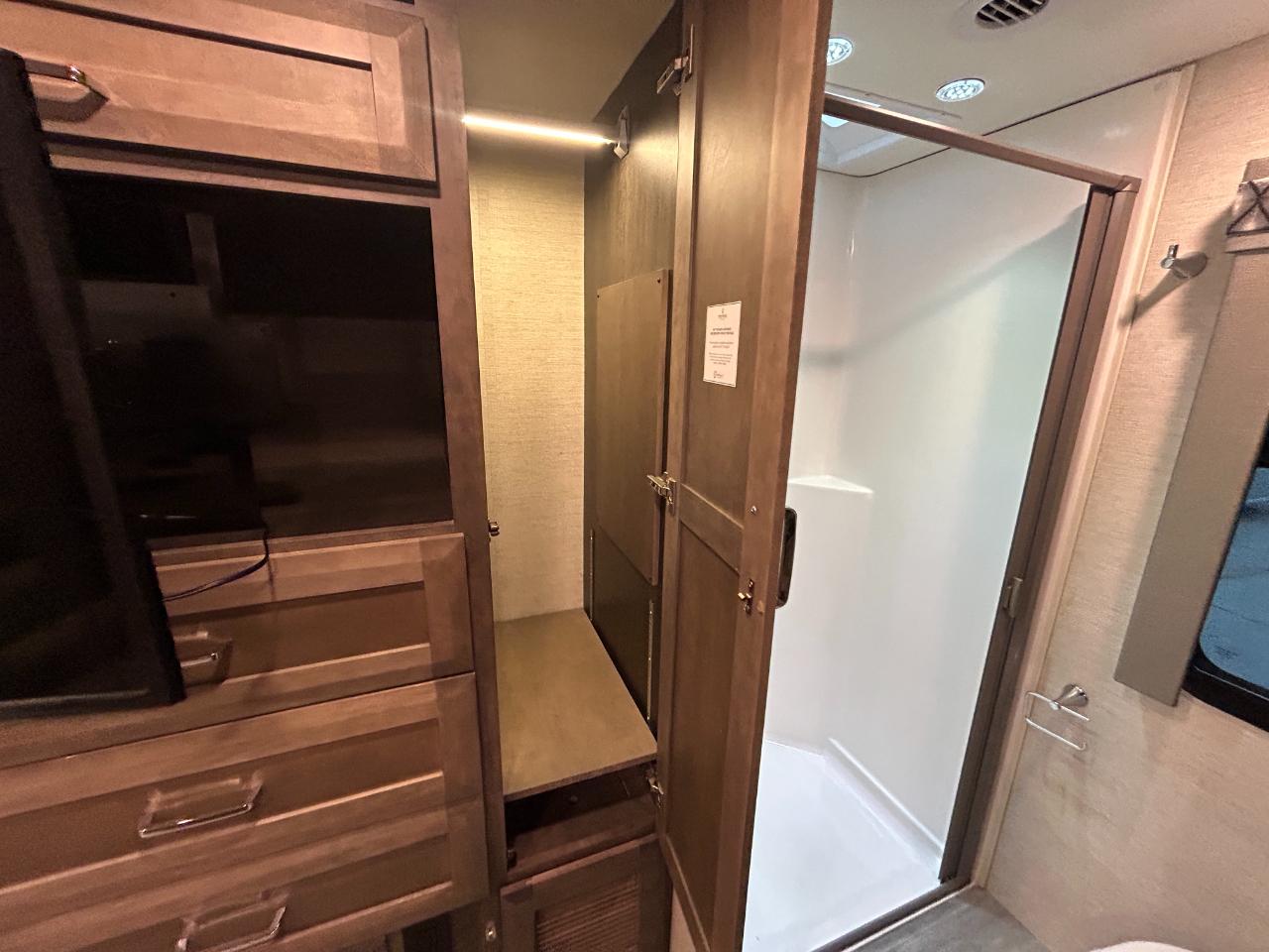 Tiffin Motorhomes Wayfarer  2023