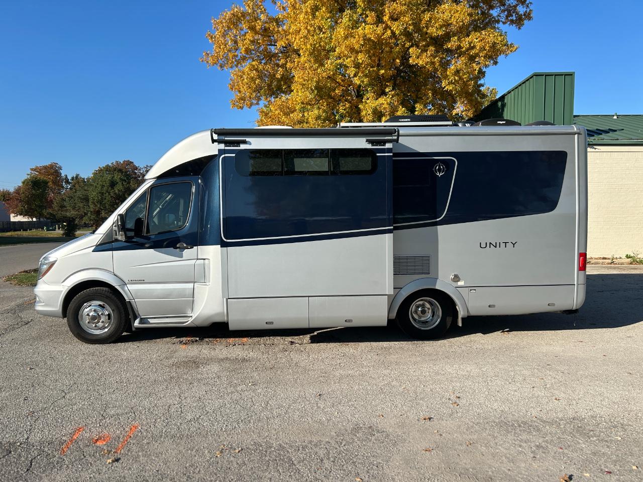 Leisure Travel UNITY U24CB  2019