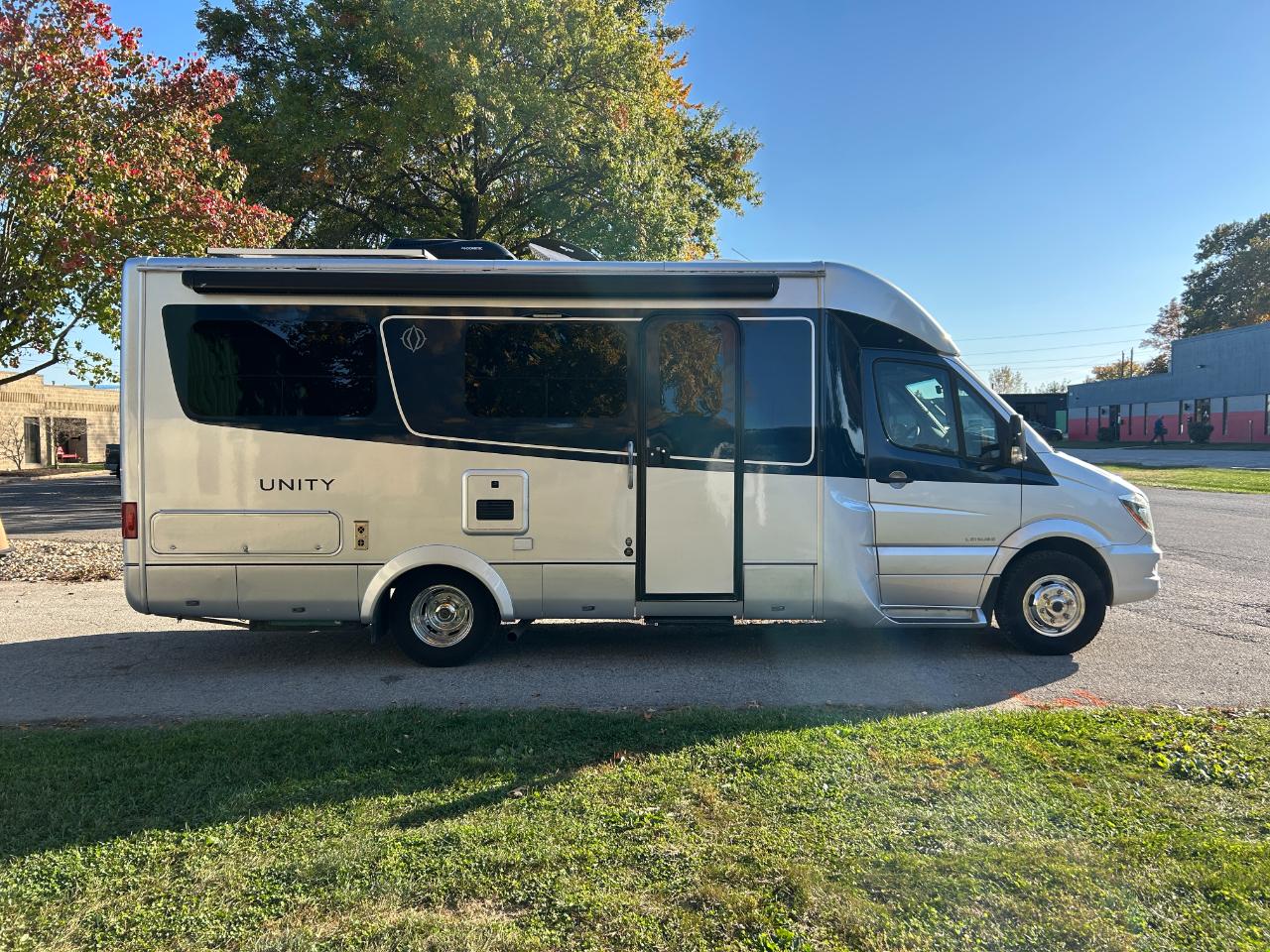 Leisure Travel UNITY U24CB  2019