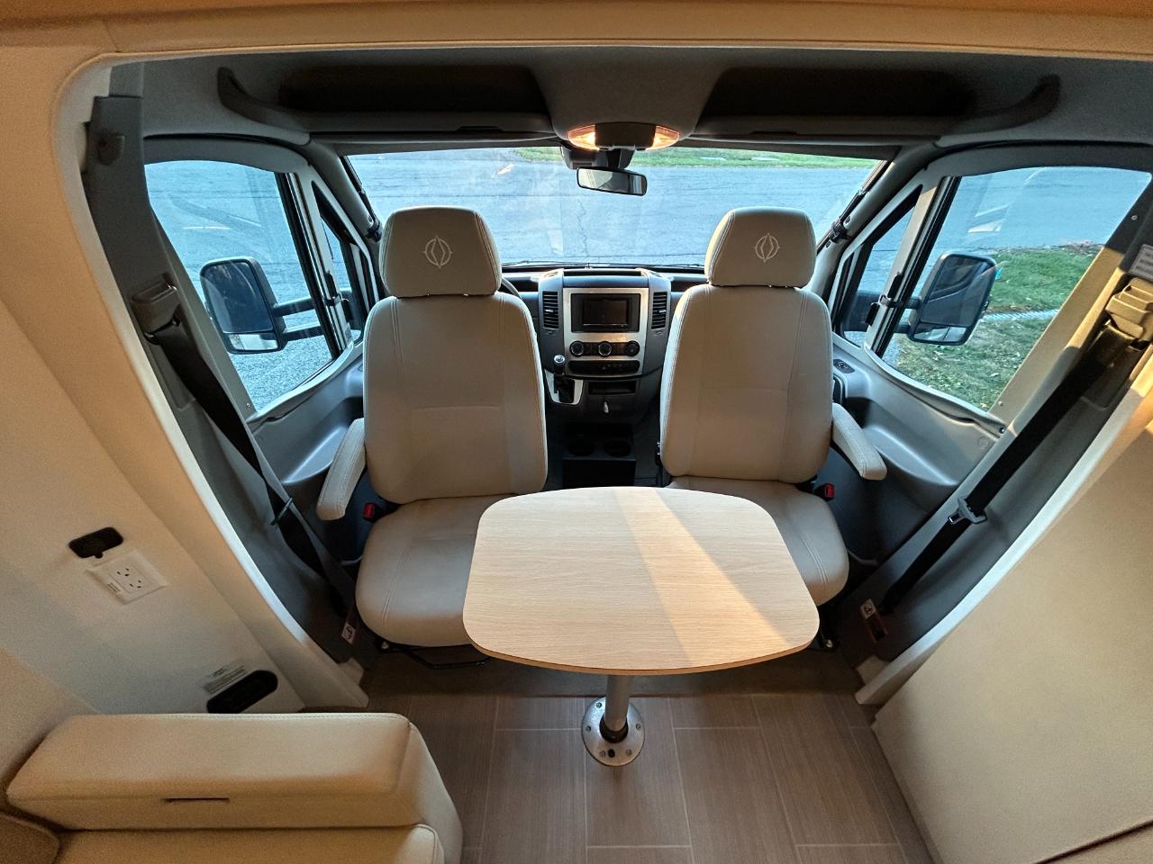 Leisure Travel UNITY U24CB  2019