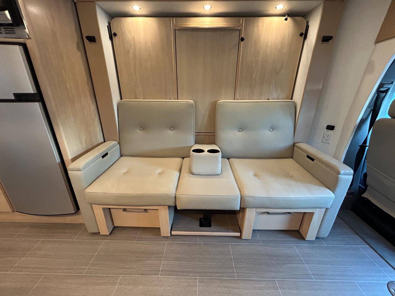 Leisure Travel UNITY U24CB  2019