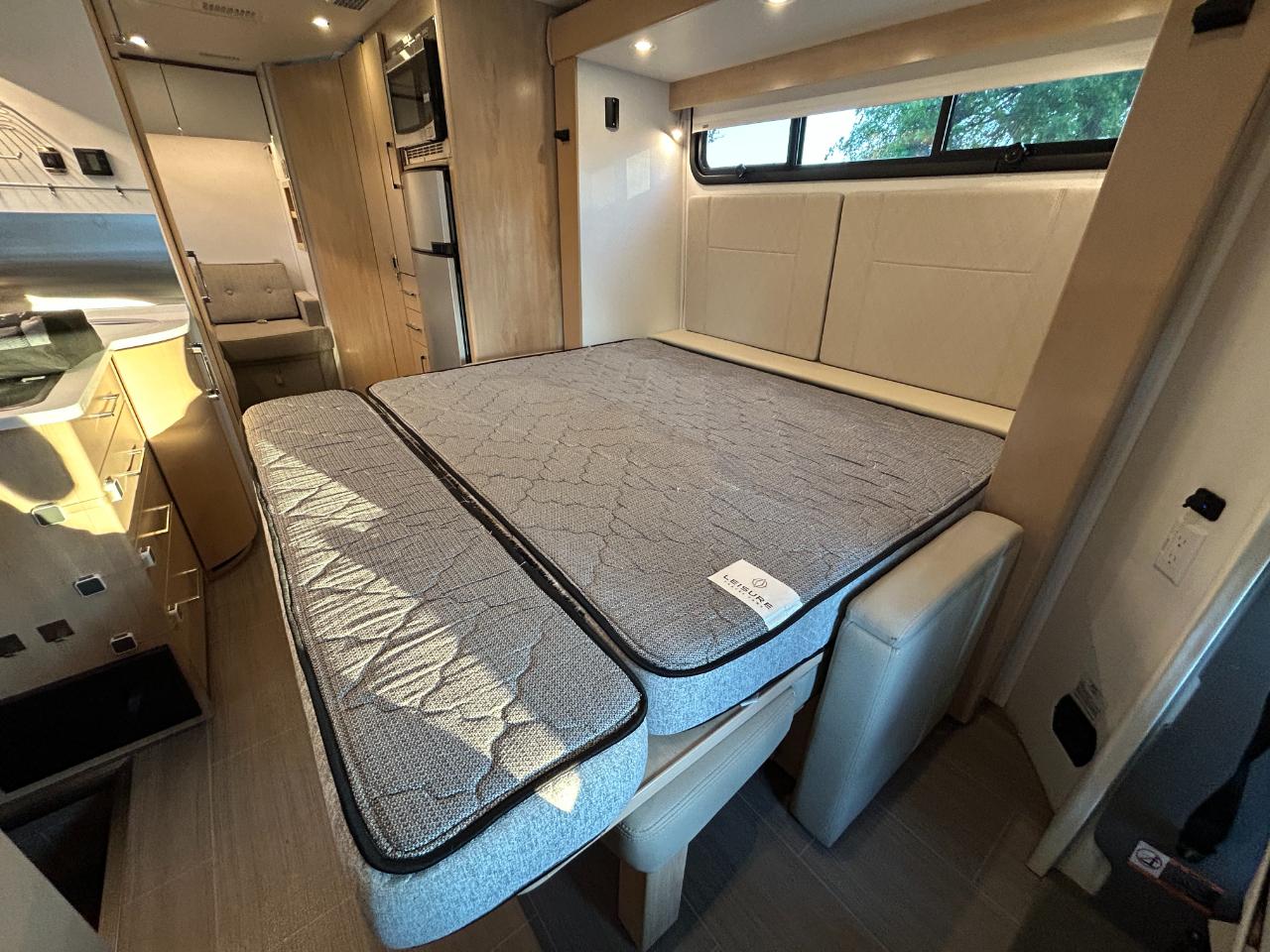 Leisure Travel UNITY U24CB  2019