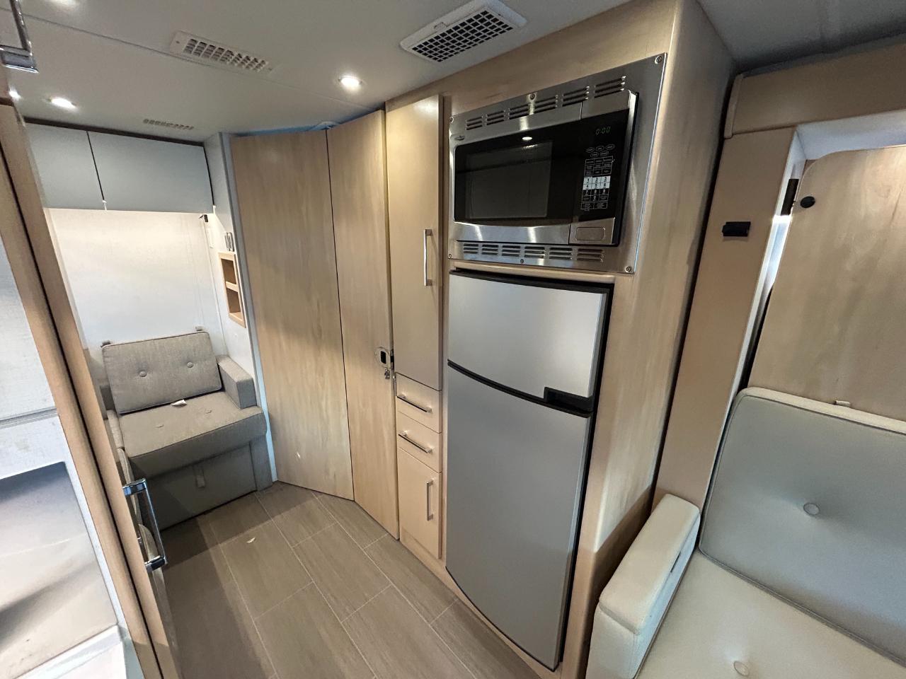 Leisure Travel UNITY U24CB  2019