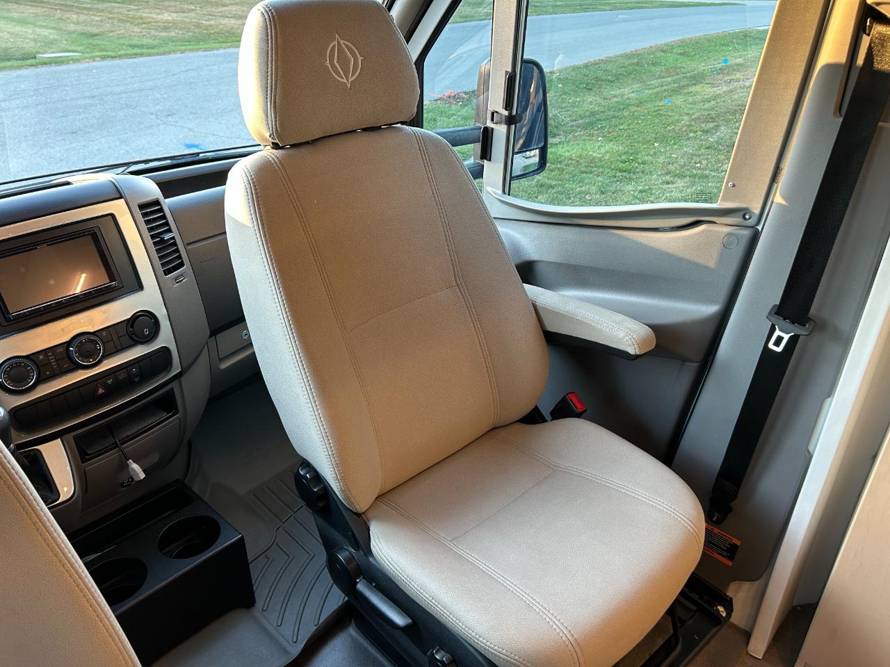 Leisure Travel UNITY U24CB  2019