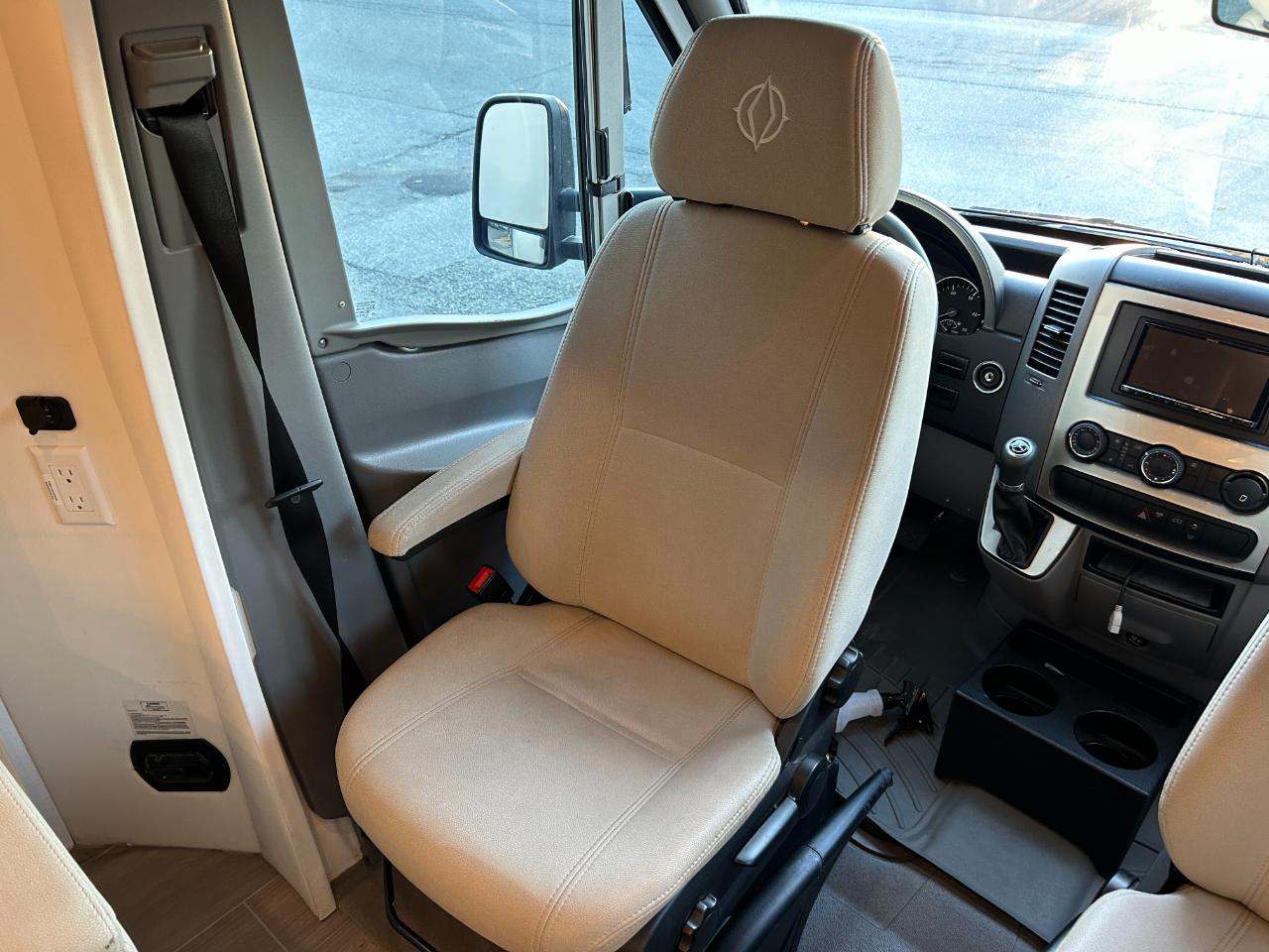 Leisure Travel UNITY U24CB  2019