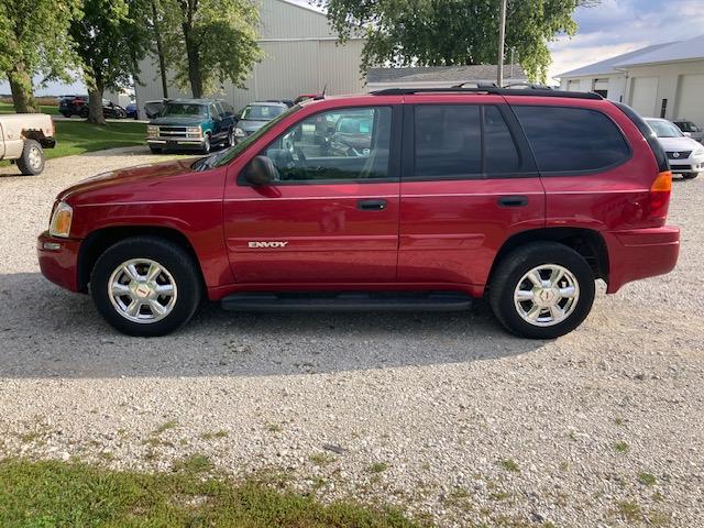 2004 Gmc Envoy photo 2