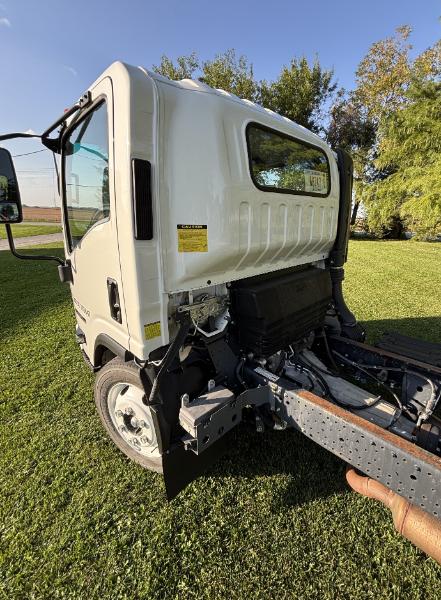 2019 Isuzu NPR photo 3