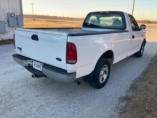 Ford F-150 XL 2WD 2003