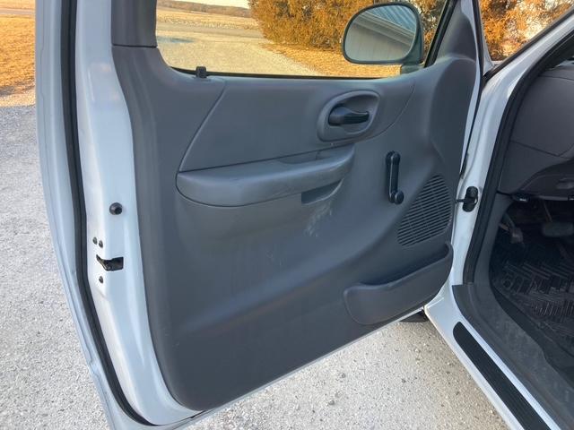 Ford F-150 XL 2WD 2003