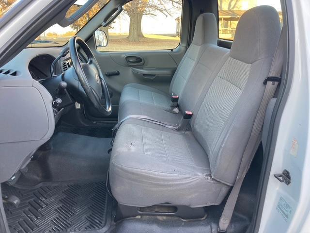 Ford F-150 XL 2WD 2003