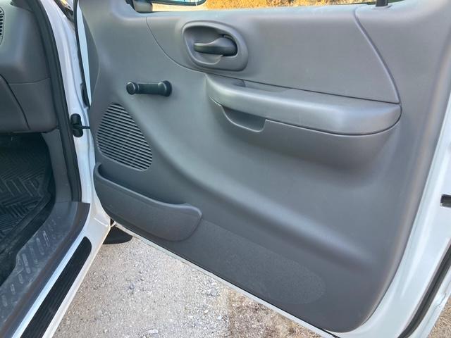 Ford F-150 XL 2WD 2003