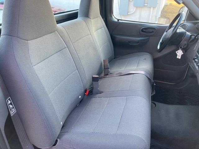 Ford F-150 XL 2WD 2003