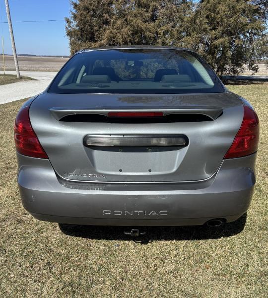 Pontiac Grand Prix Sedan 2007