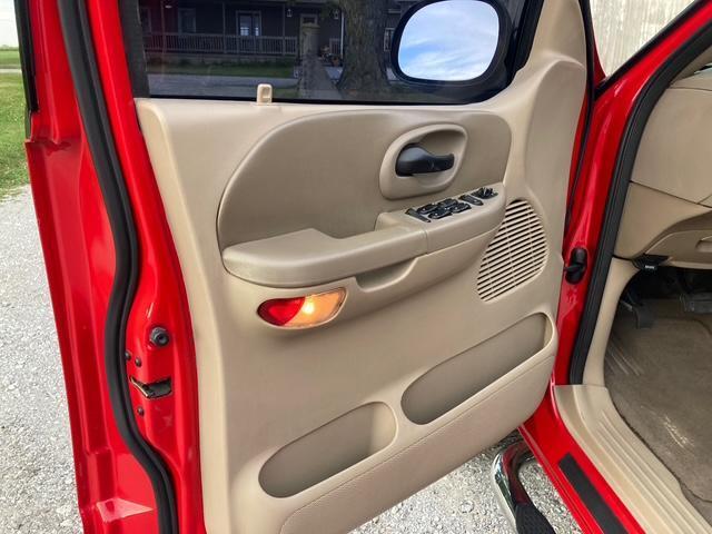 Ford F-150 Lariat SuperCrew 4WD 2001