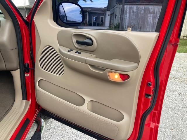 Ford F-150 Lariat SuperCrew 4WD 2001