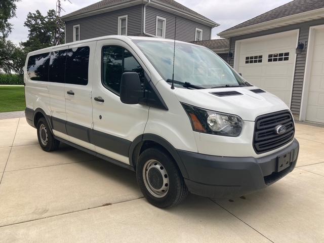 Ford Transit 150 Wagon Low Roof XL 60/40 Pass. 130-in. WB 2017