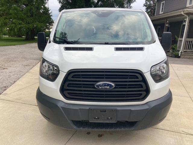 Ford Transit 150 Wagon Low Roof XL 60/40 Pass. 130-in. WB 2017