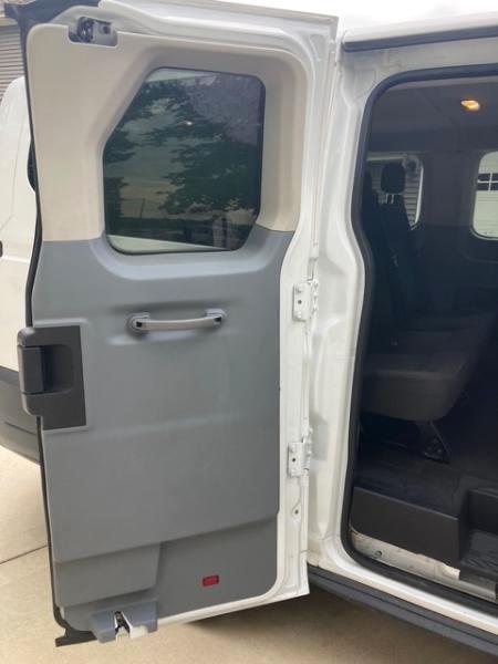 Ford Transit 150 Wagon Low Roof XL 60/40 Pass. 130-in. WB 2017