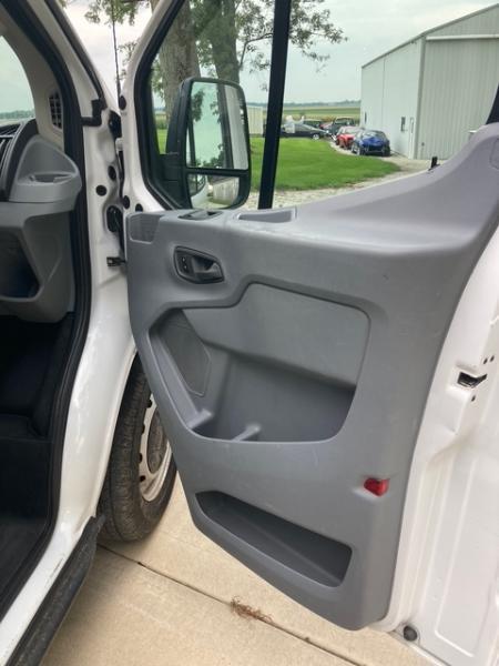 Ford Transit 150 Wagon Low Roof XL 60/40 Pass. 130-in. WB 2017