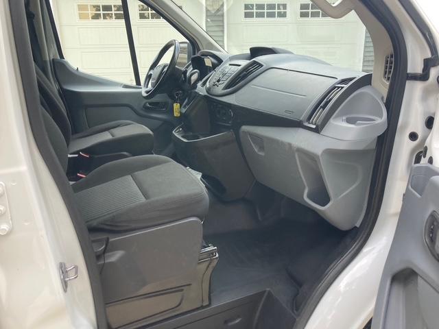 Ford Transit 150 Wagon Low Roof XL 60/40 Pass. 130-in. WB 2017