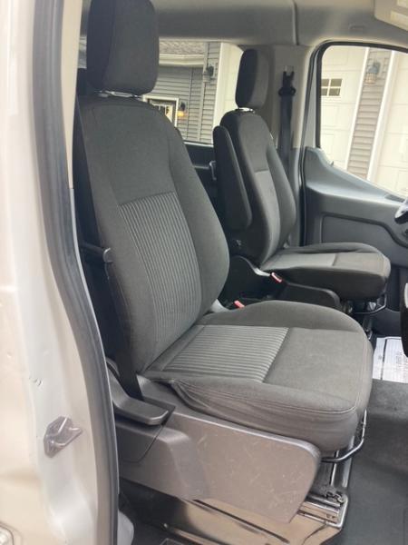 Ford Transit 150 Wagon Low Roof XL 60/40 Pass. 130-in. WB 2017