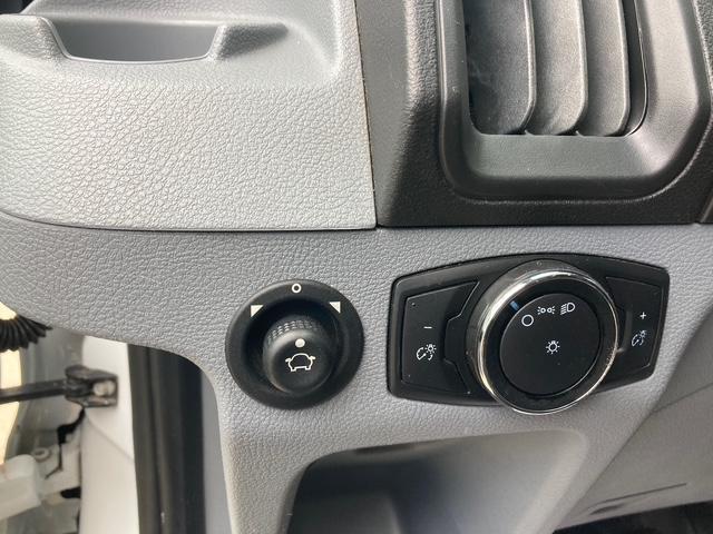 Ford Transit 150 Wagon Low Roof XL 60/40 Pass. 130-in. WB 2017