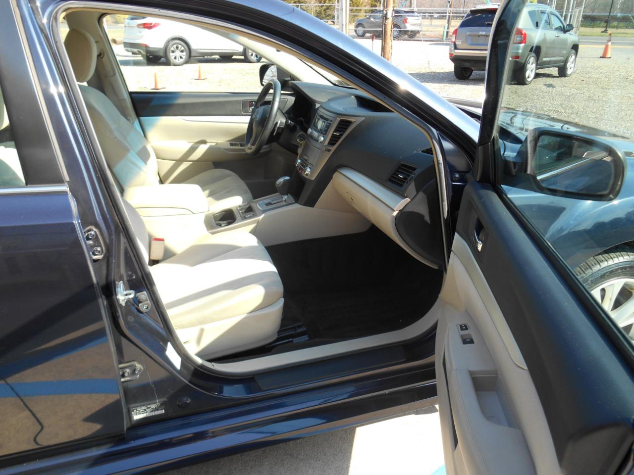 Subaru Legacy 2.5i Premium 2013