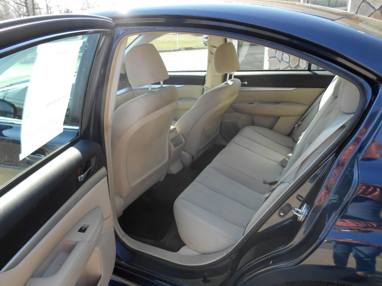 Subaru Legacy 2.5i Premium 2013