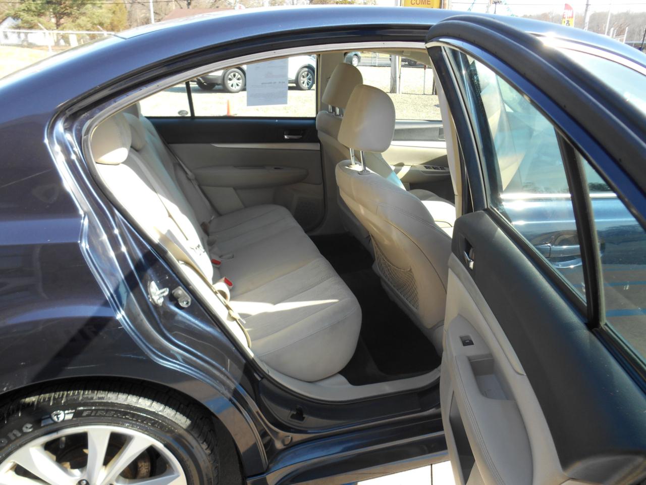 Subaru Legacy 2.5i Premium 2013