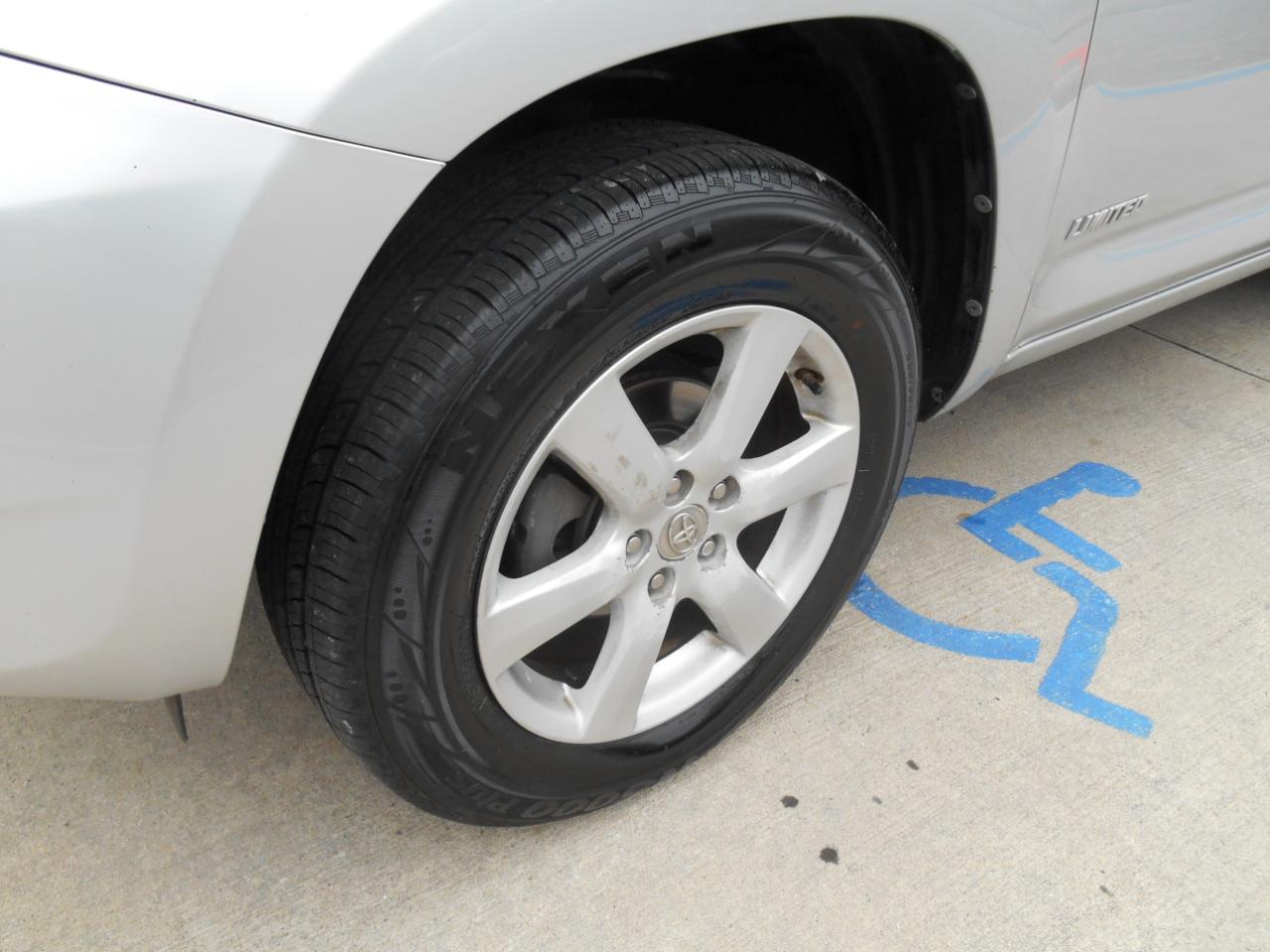 Toyota RAV4 Limited I4 4WD 2008