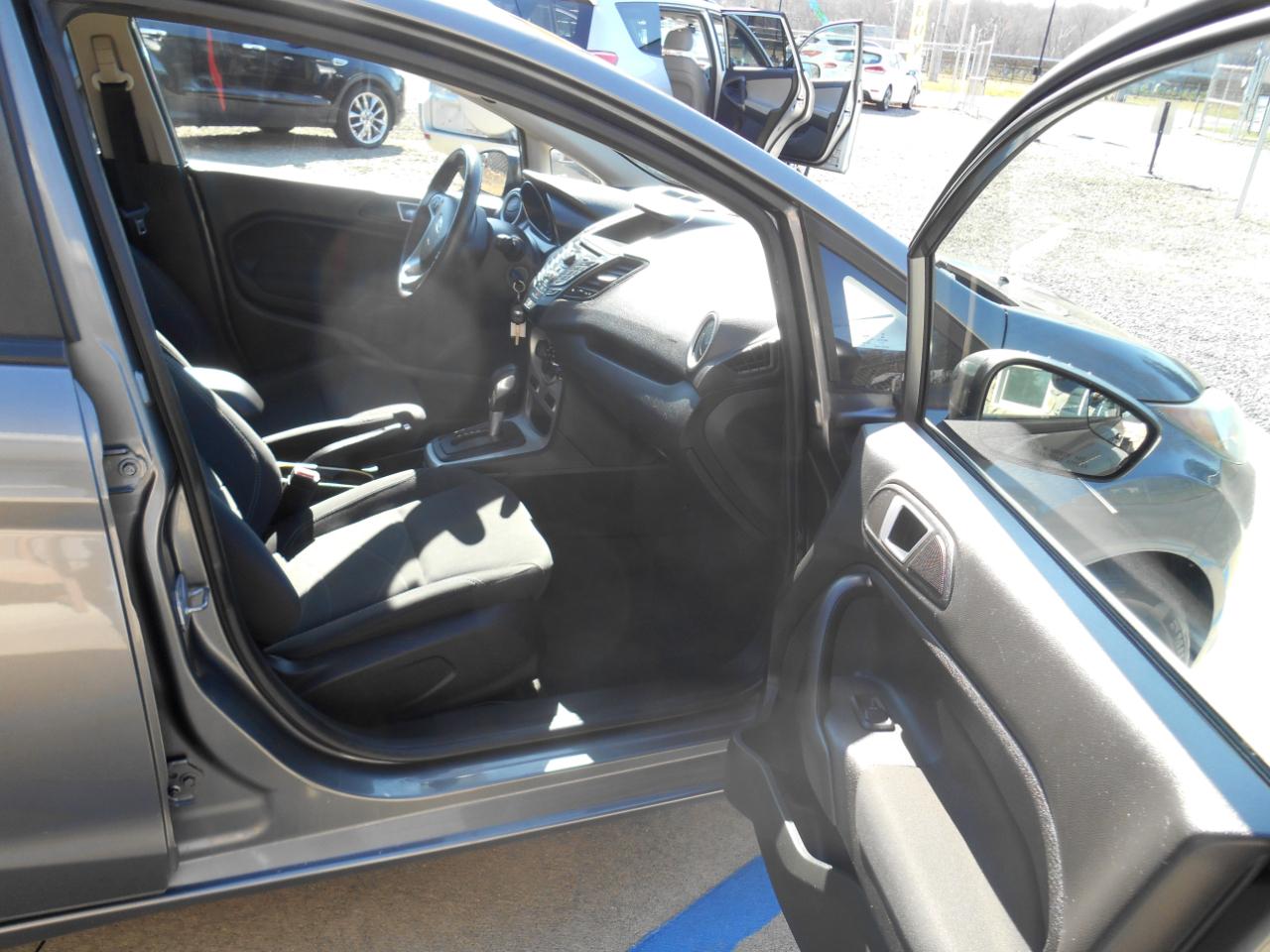 Ford Fiesta SE Sedan 2014