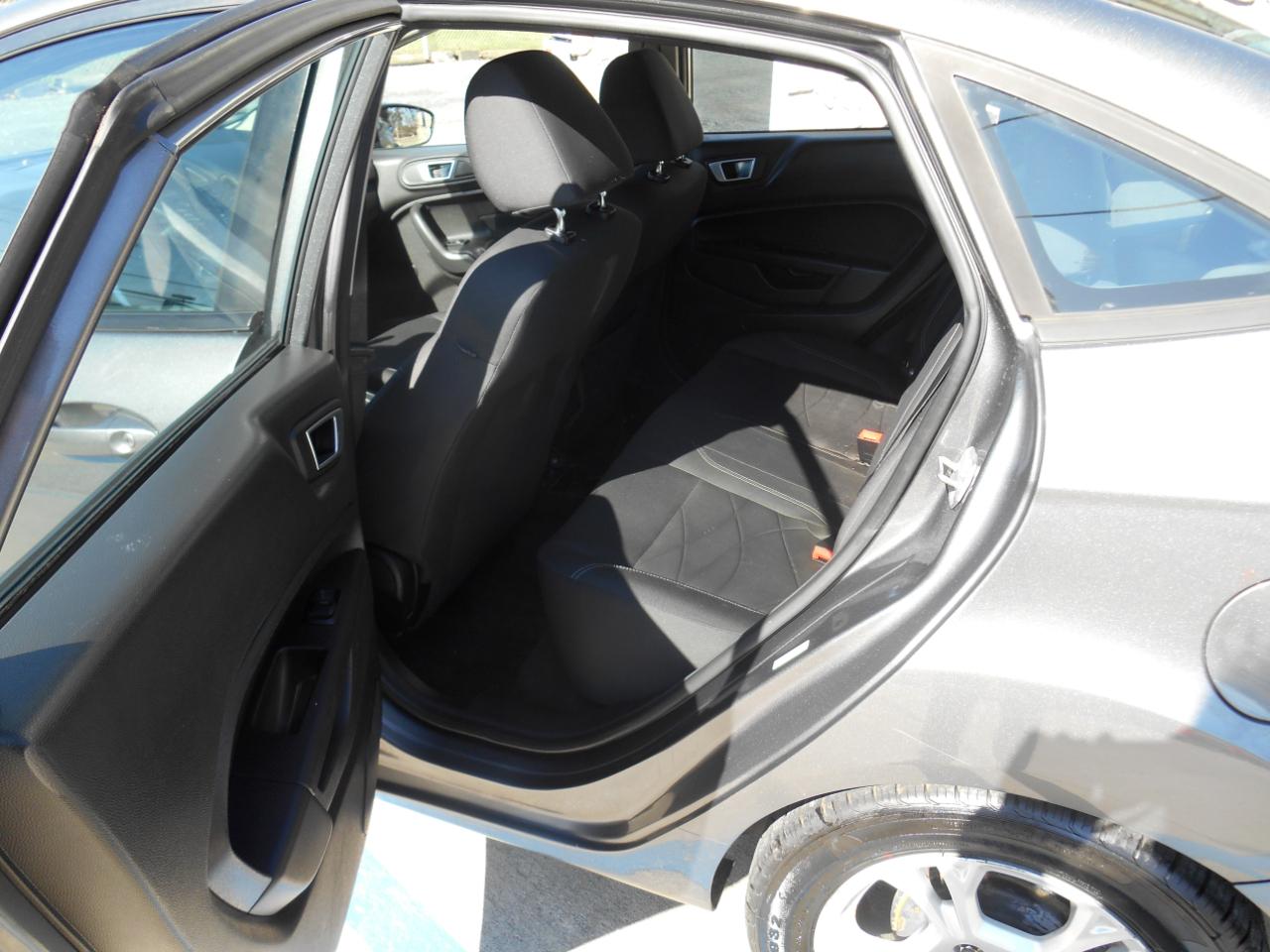 Ford Fiesta SE Sedan 2014