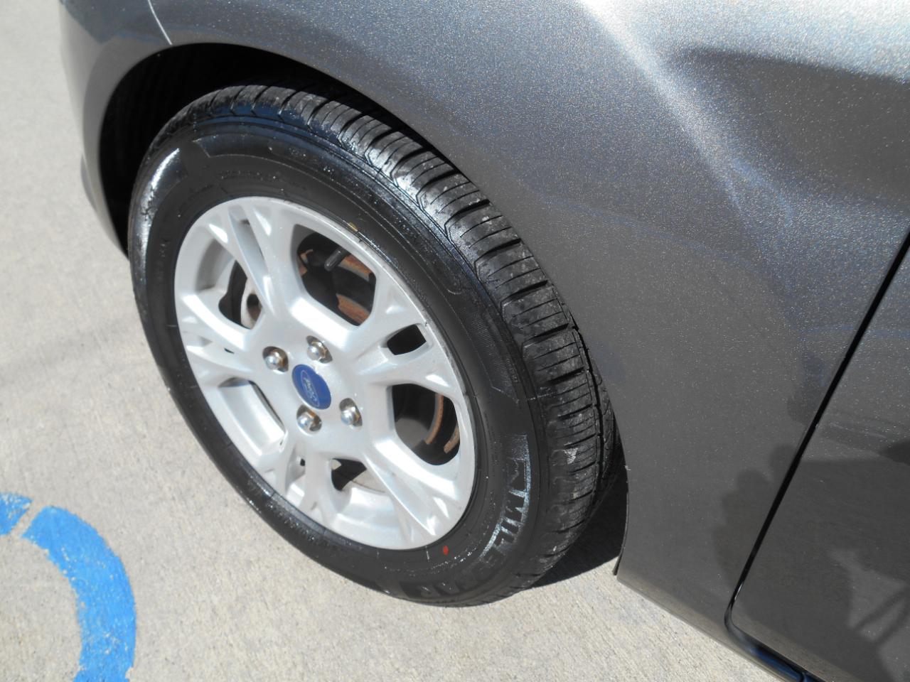 Ford Fiesta SE Sedan 2014