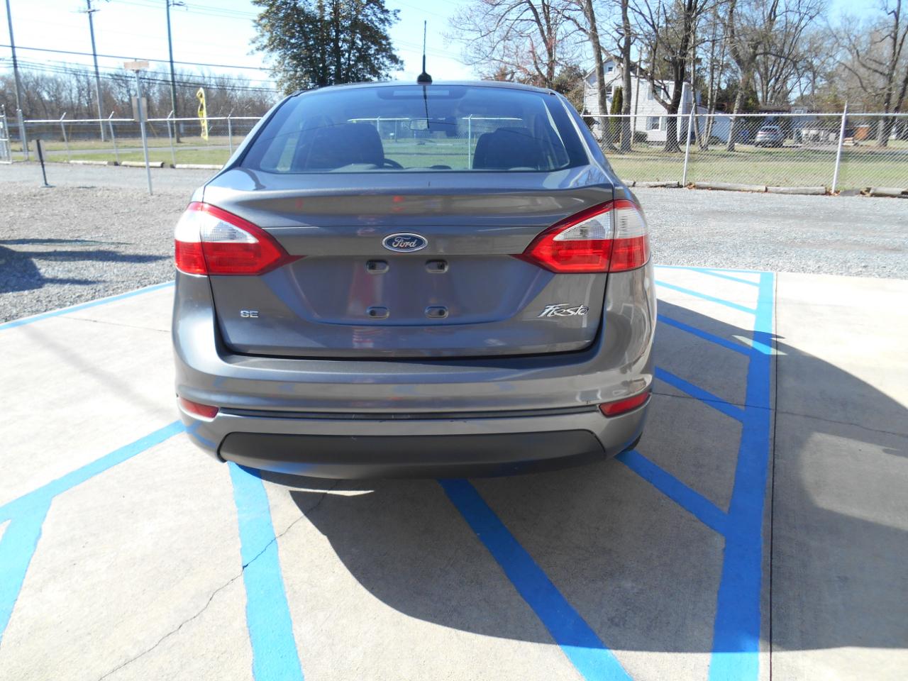 Ford Fiesta SE Sedan 2014